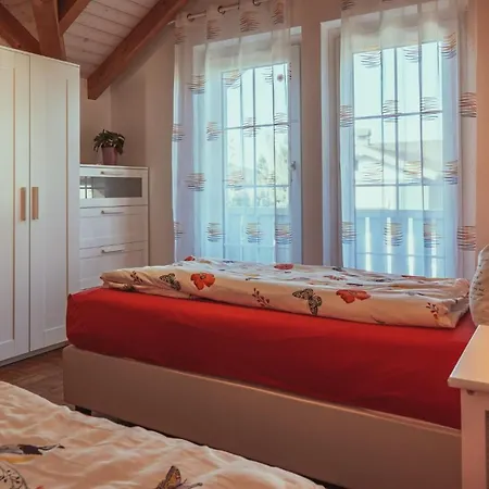 Armonia Altach, 2-6 P, 2 Schlafzimmer, Kueche, Parkplatz, Balkon, Wifi, Garten, Stellplatz Fuer Lejlighed *