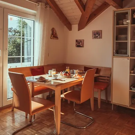 Lejlighed Armonia Altach, 2-6 P, 2 Schlafzimmer, Kueche, Parkplatz, Balkon, Wifi, Garten, Stellplatz Fuer Altach