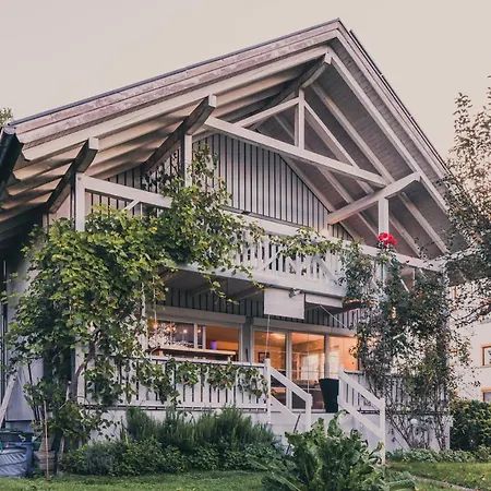 Armonia Altach, 2-6 P, 2 Schlafzimmer, Kueche, Parkplatz, Balkon, Wifi, Garten, Stellplatz Fuer *