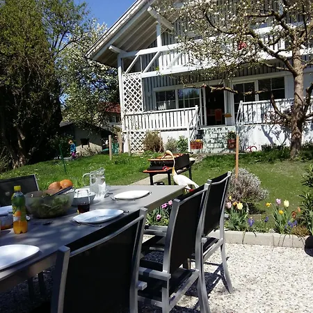 Armonia Altach, 2-6 P, 2 Schlafzimmer, Küche, Parkplatz, Balkon, Wifi, Garten, Stellplatz für Ski Apartamento