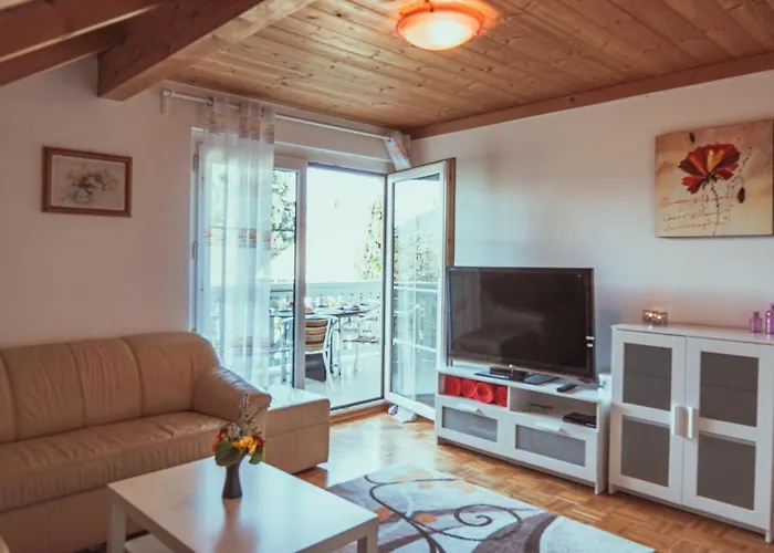 Armonia Altach, 2-6 P, 2 Schlafzimmer, Kueche, Parkplatz, Balkon, Wifi, Garten, Stellplatz Fuer Apartment