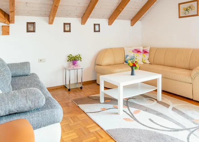 Armonia Altach, 2-6 P, 2 Schlafzimmer, Kueche, Parkplatz, Balkon, Wifi, Garten, Stellplatz Fuer * Altach